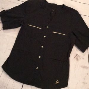 Jaanuu Button up scrub top size Small